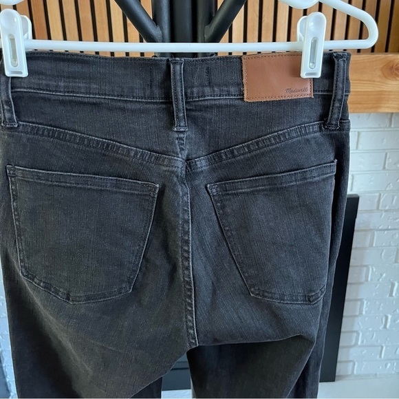 Madewell 9" Mid-Rise Skinny Jeans in Black Sea - Picture 5 of 9
